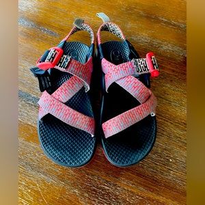 Chacos little girl’s size 12, super cute and in great condition!!!